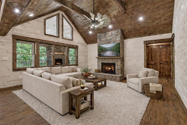 245 Moonstone Drive, Ellijay, GA 30540