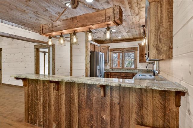 245 Moonstone Drive, Ellijay, GA 30540