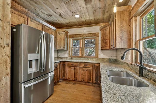 245 Moonstone Drive, Ellijay, GA 30540