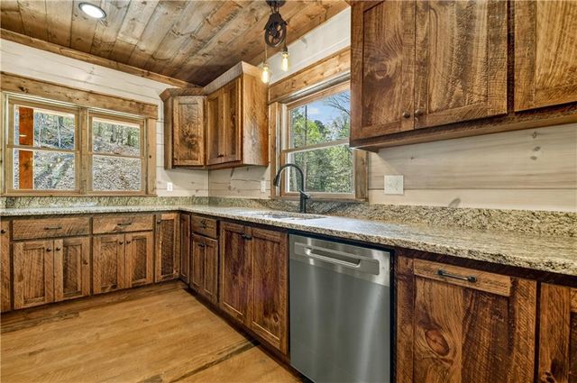 245 Moonstone Drive, Ellijay, GA 30540