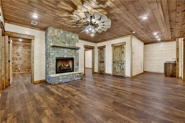 245 Moonstone Drive, Ellijay, GA 30540