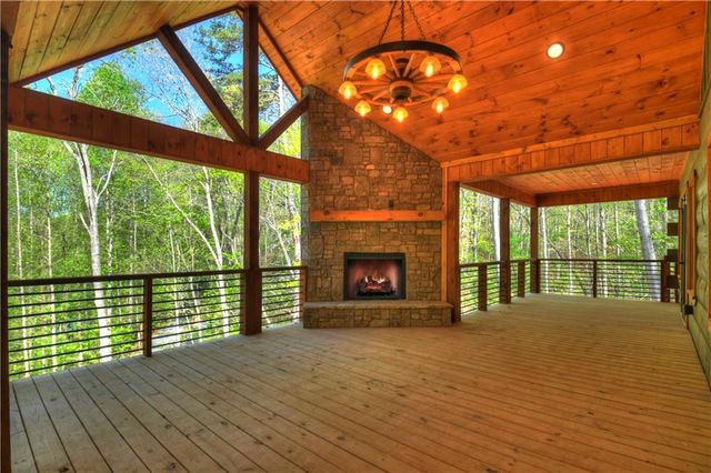 245 Moonstone Drive, Ellijay, GA 30540