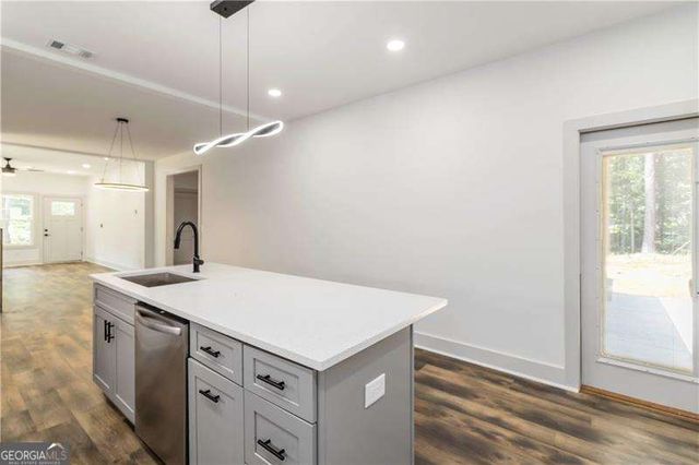 2884 Thompson Circle, Decatur, GA 30034