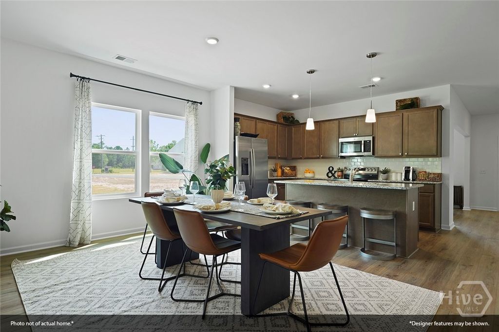 Image 6 of property listing at 120 Praline Road, Savannah, GA 31419