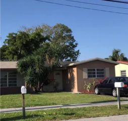 6532 SW 18th Ct, North Lauderdale, FL 33068