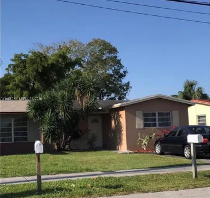 6532 SW 18th Ct, North Lauderdale, FL 33068