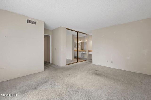5469 Softwind Way, Agoura Hills, CA 91301