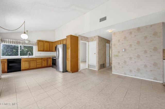 5469 Softwind Way, Agoura Hills, CA 91301
