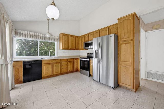 5469 Softwind Way, Agoura Hills, CA 91301