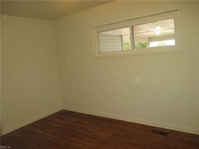 141 Maxwell LN, Newport News, VA 23606