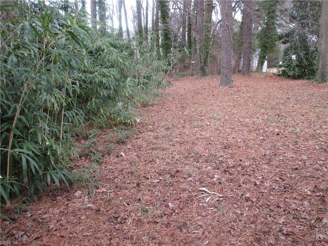 141 Maxwell LN, Newport News, VA 23606