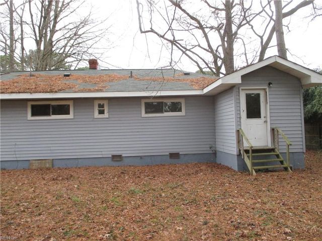 141 Maxwell LN, Newport News, VA 23606