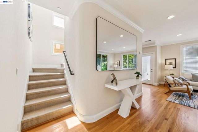 829 Lippert Pl, Santa Clara, CA 95050