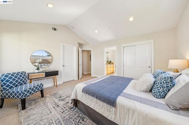 829 Lippert Pl, Santa Clara, CA 95050