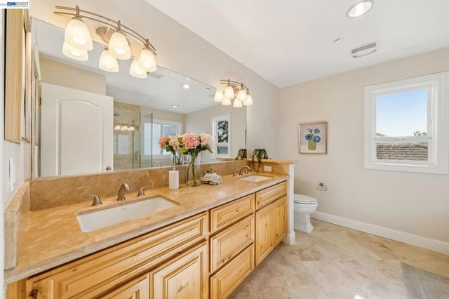 829 Lippert Pl, Santa Clara, CA 95050