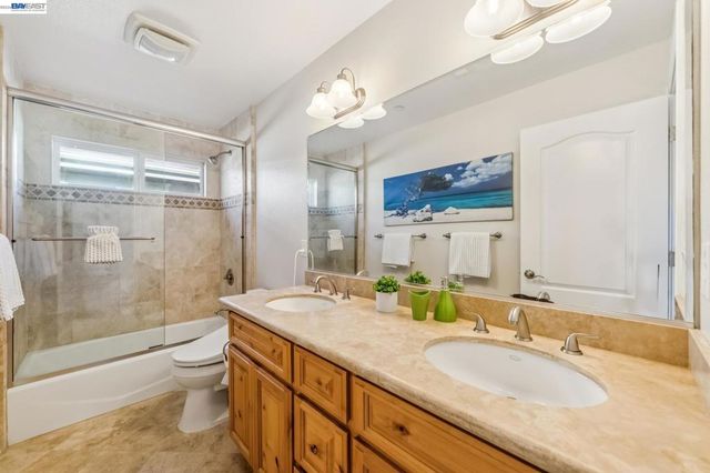 829 Lippert Pl, Santa Clara, CA 95050