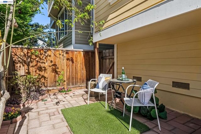 829 Lippert Pl, Santa Clara, CA 95050