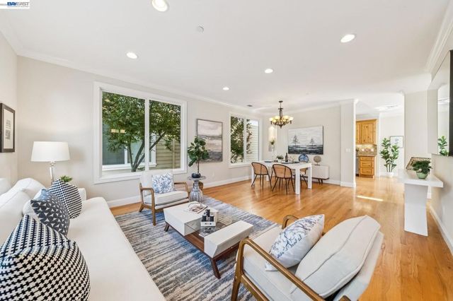 829 Lippert Pl, Santa Clara, CA 95050