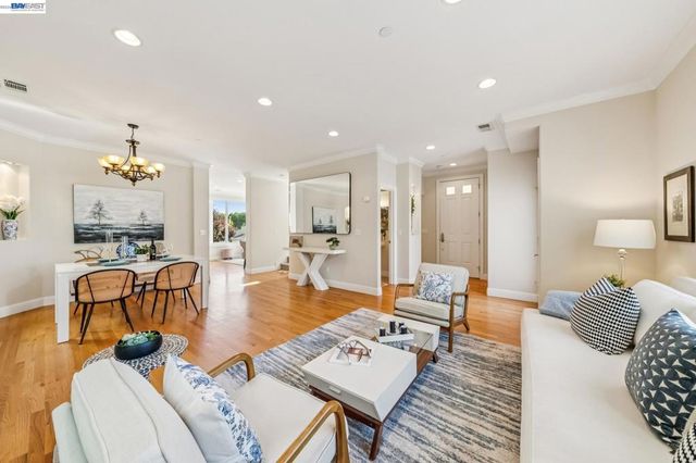 829 Lippert Pl, Santa Clara, CA 95050