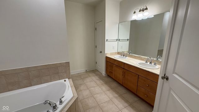 451 American Way N 2F, Carmel, IN 46032
