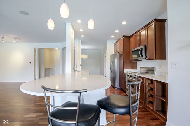 451 American Way N 2F, Carmel, IN 46032