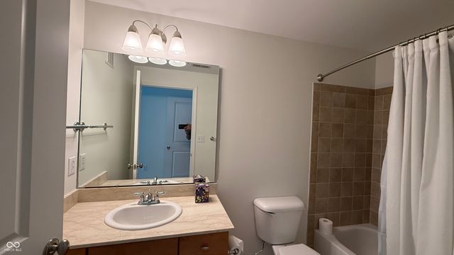 451 American Way N 2F, Carmel, IN 46032