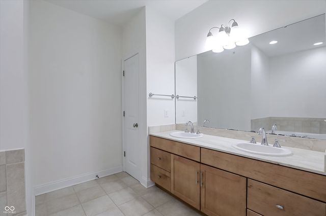 451 American Way N 2F, Carmel, IN 46032