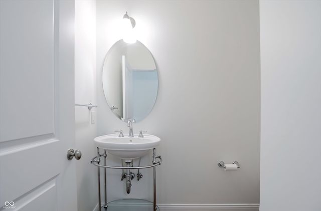 451 American Way N 2F, Carmel, IN 46032