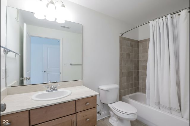 451 American Way N 2F, Carmel, IN 46032