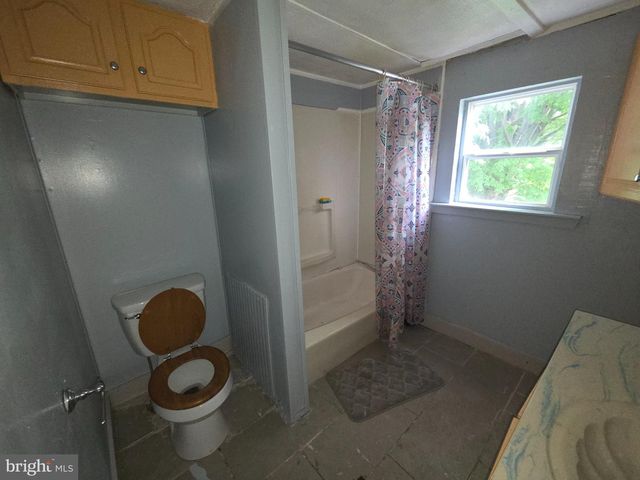 1 NORTHWOOD MNR, York Haven, PA 17370