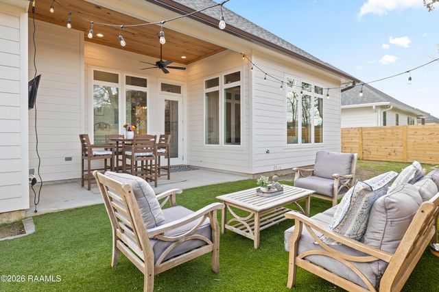 506 Traditions Drive, Lafayette, LA 70508