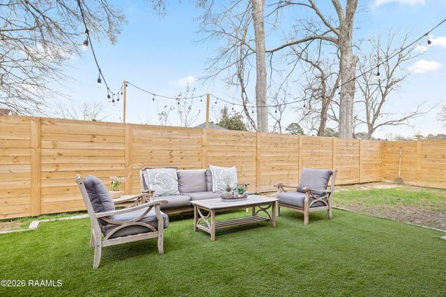 506 Traditions Drive, Lafayette, LA 70508