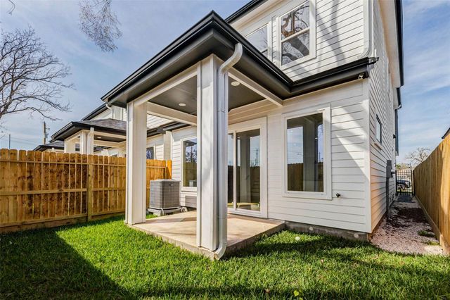 112 Luetta Street, Houston, TX 77076