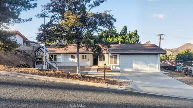 6301 Avenue De Palma, Jurupa Valley, CA 92509