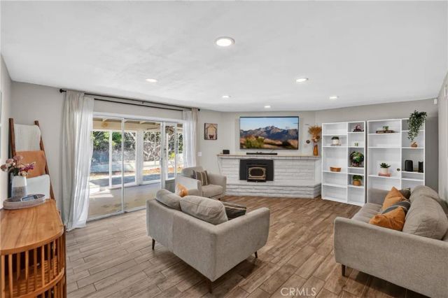 6301 Avenue De Palma, Jurupa Valley, CA 92509