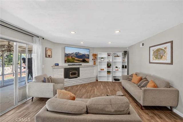 6301 Avenue De Palma, Jurupa Valley, CA 92509