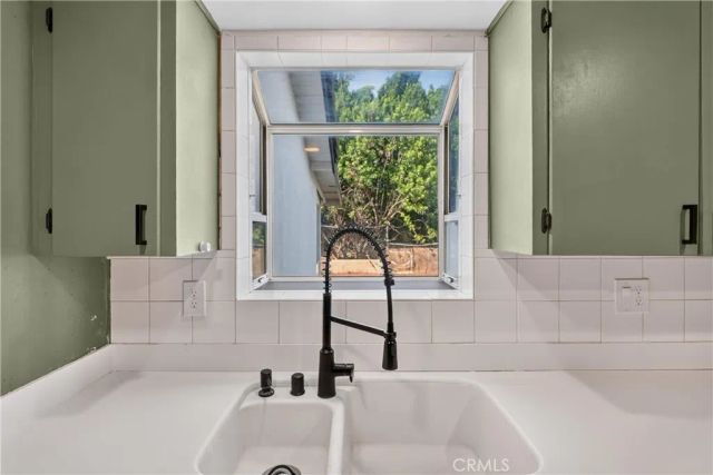6301 Avenue De Palma, Jurupa Valley, CA 92509