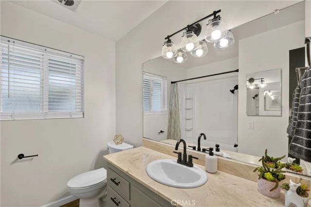 6301 Avenue De Palma, Jurupa Valley, CA 92509