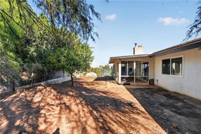 6301 Avenue De Palma, Jurupa Valley, CA 92509
