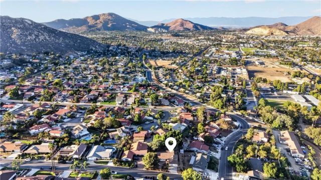 6301 Avenue De Palma, Jurupa Valley, CA 92509