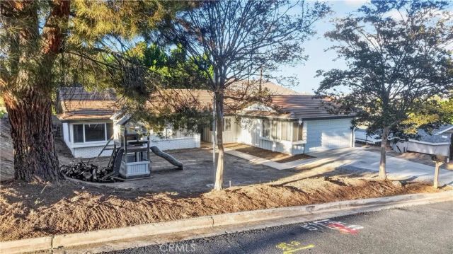 6301 Avenue De Palma, Jurupa Valley, CA 92509
