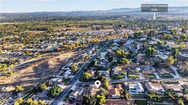 6301 Avenue De Palma, Jurupa Valley, CA 92509