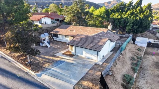 6301 Avenue De Palma, Jurupa Valley, CA 92509