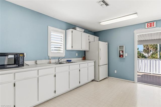 345 Mango ST 405, Fort Myers Beach, FL 33931