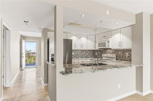 345 Mango ST 405, Fort Myers Beach, FL 33931