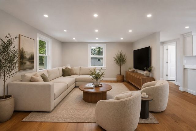 96 Lake Shore Dr, Duxbury, MA 02332