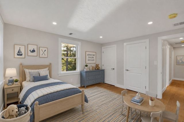 96 Lake Shore Dr, Duxbury, MA 02332