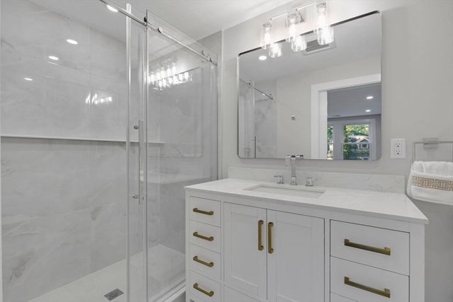 96 Lake Shore Dr, Duxbury, MA 02332