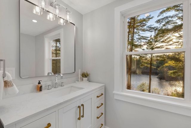 96 Lake Shore Dr, Duxbury, MA 02332