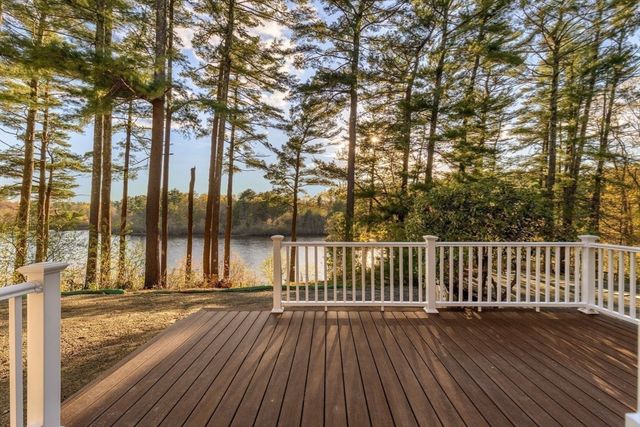 96 Lake Shore Dr, Duxbury, MA 02332